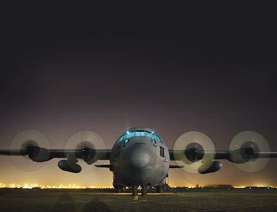 C-130 Hercules di Lockheed Martin durante l'accensione. Fonte: NASA