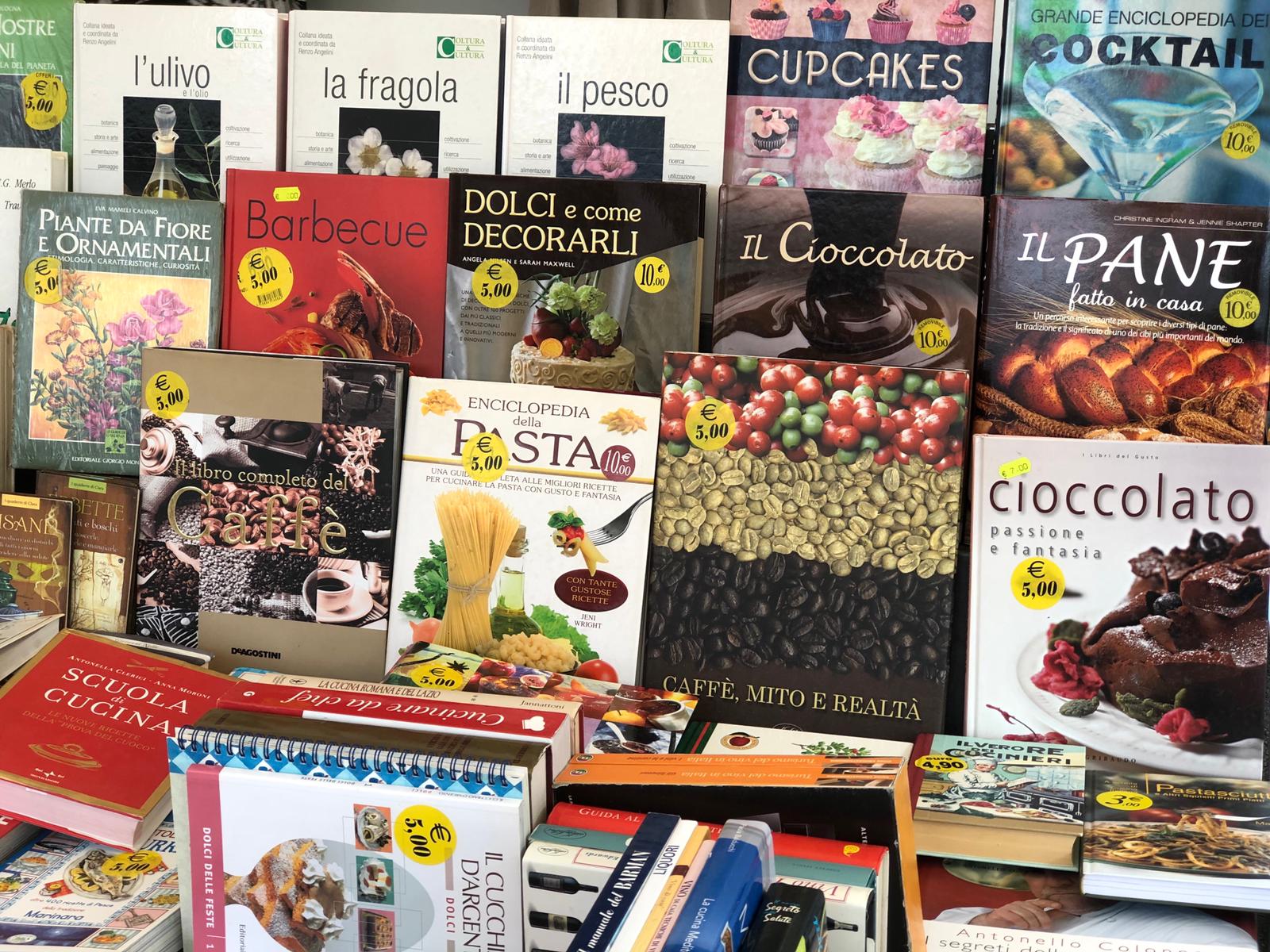 Perugia Fumetti - Mercato Pian Di Massiano - Libri e fumetti usati - 02