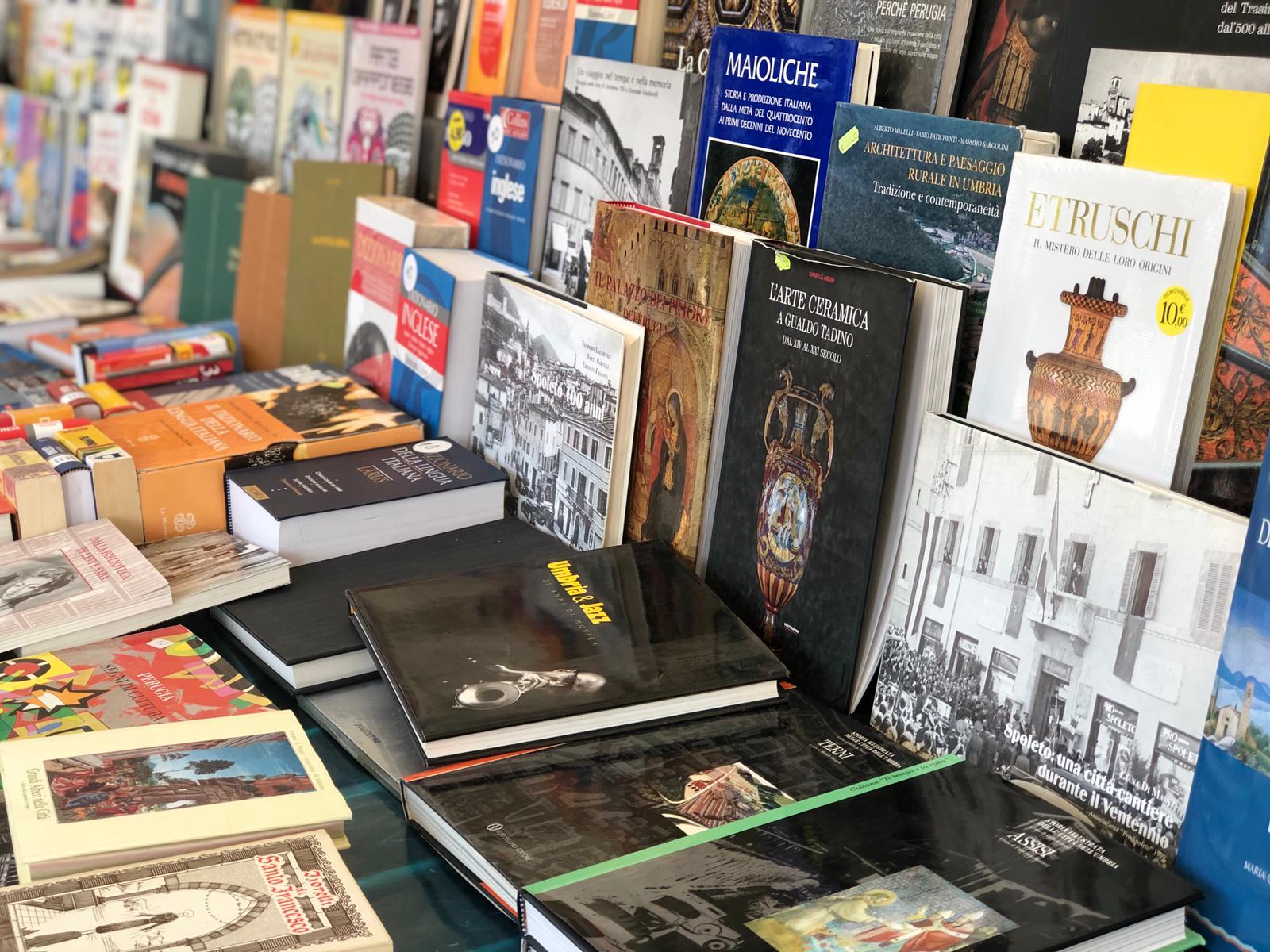Perugia Fumetti - Mercato Pian Di Massiano - Libri e fumetti usati - 08
